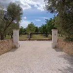 Trullo Zurlo Остуни